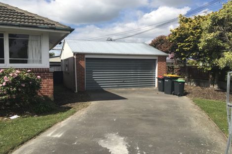 Photo of property in 11 Daniels Road, Redwood, Christchurch, 8051
