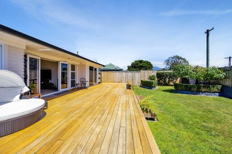 Photo of property in 7 Pukatea Street, Inglewood, 4330