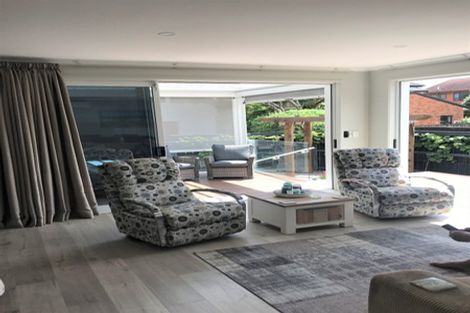 Photo of property in 63a Walton Street, Red Beach, 0932