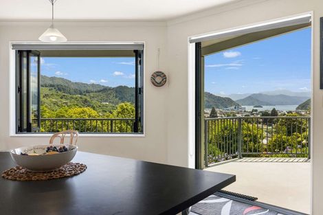 Photo of property in 85 Kent Street, Picton, 7220