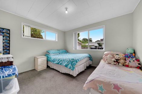 Photo of property in 9 Innismara Avenue, Wattle Downs, Auckland, 2103