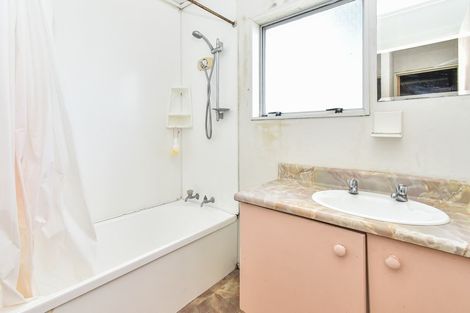 Photo of property in 1/42 Orams Road, Hillpark, Auckland, 2102