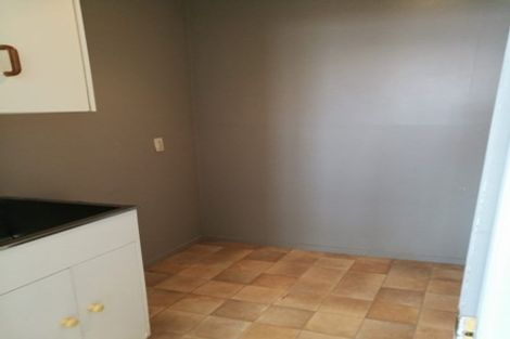 Photo of property in 2/3 Bruce Road, Glenfield, Auckland, 0629