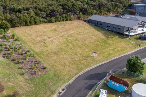 Photo of property in 14 Sunrise Place, Cable Bay, 0420