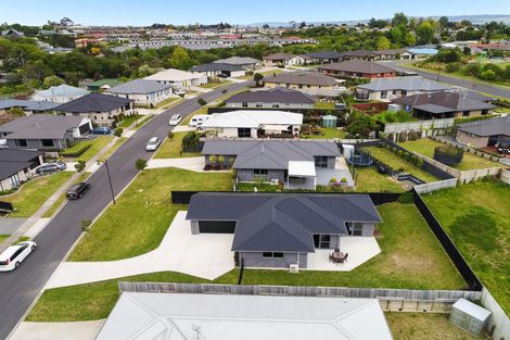 Photo of property in 21 Fairfax Crescent, Pyes Pa, Tauranga, 3112