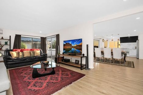 Photo of property in 113 Eugenia Rise, Goodwood Heights, Auckland, 2105