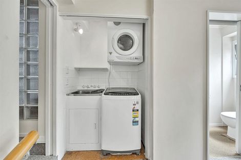 Photo of property in 38 Eugenia Rise, Totara Heights, Auckland, 2105