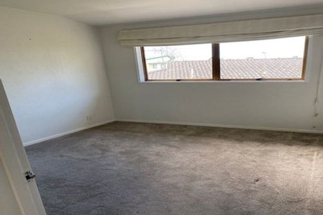 Photo of property in 1/13 Saddleback Rise, Murrays Bay, Auckland, 0630