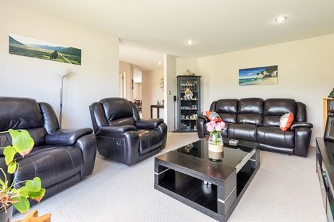 Photo of property in 41 South Kensington Way, Henderson, Auckland, 0612