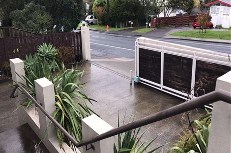 Photo of property in 32 Sycamore Drive, Sunnynook, Auckland, 0620