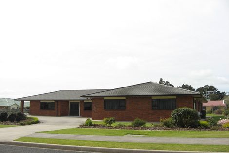 Photo of property in 47a Maire Street, Inglewood, 4330