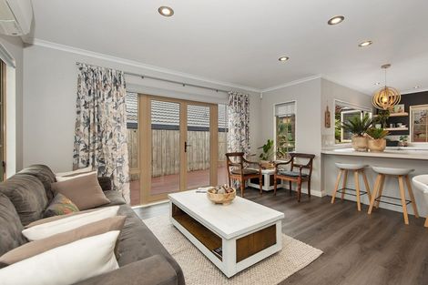 Photo of property in 62 Cairns Crescent, Rototuna, Hamilton, 3210