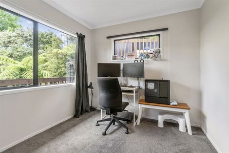 Photo of property in 1/6 Glen Vista Place, Bayview, Auckland, 0629