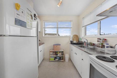 Photo of property in 21a Oakleigh Street, Maungaraki, Lower Hutt, 5010
