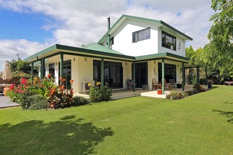 Photo of property in 400 Porangahau Road, Waipukurau, 4282