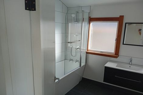 Photo of property in 122 Milton Road, Bluff Hill, Napier, 4110