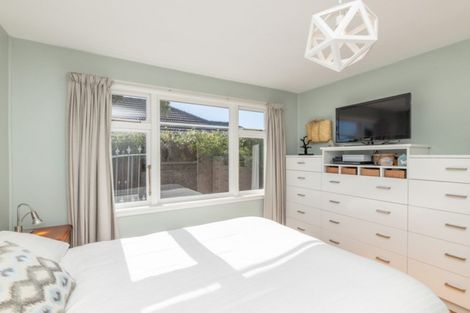 Photo of property in 19 Wilton Crescent, Bishopdale, Christchurch, 8053
