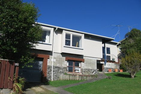 Photo of property in 5 Woodman Drive, Tawa, Wellington, 5028