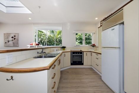 Photo of property in 35 Beach Valley Road, Piha, New Lynn, 0772