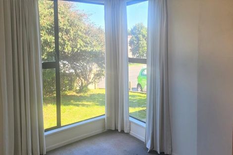 Photo of property in 94 Mana Esplanade, Paremata, Porirua, 5026