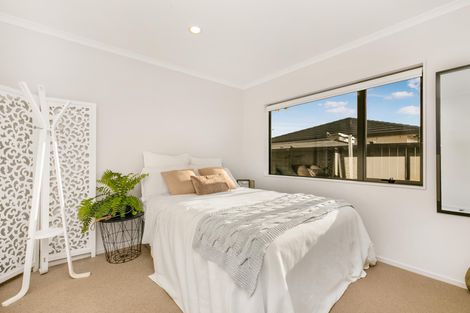 Photo of property in 11 Creda Road, Wattle Downs, Auckland, 2103