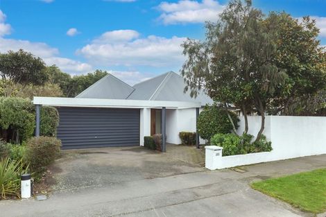 Photo of property in 255 Avonhead Road, Avonhead, Christchurch, 8042