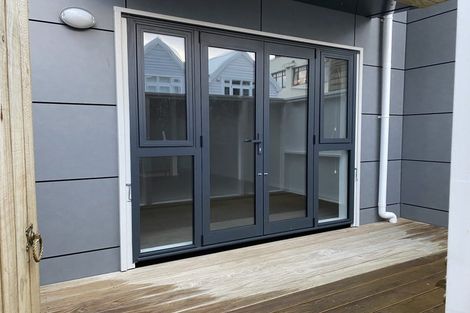 Photo of property in Pirie Street Townhouses, 3/35 Pirie Street, Mount Victoria, Wellington, 6011