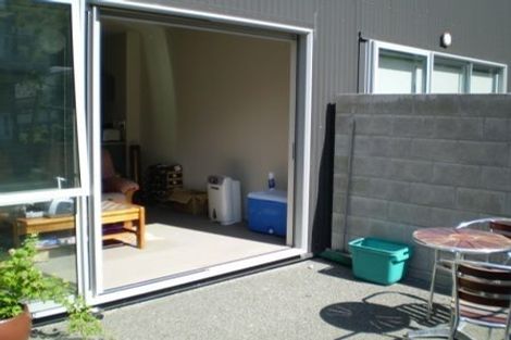 Photo of property in 21/2 Onslow Road, Khandallah, Wellington, 6035