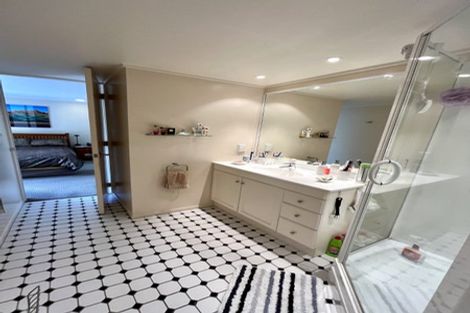 Photo of property in Highwic, 2/32 Hobson Street, Thorndon, Wellington, 6011