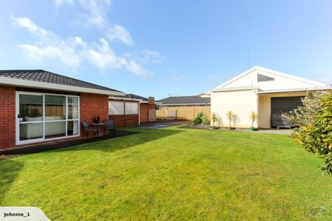 Photo of property in 35 Heta Road, Highlands Park, New Plymouth, 4312