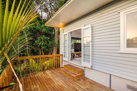 Photo of property in 1/9 Norman Road, Titirangi, Auckland, 0604