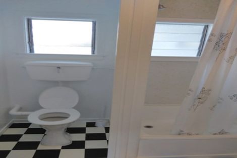 Photo of property in 25 Fulford Street, New Plymouth, 4310