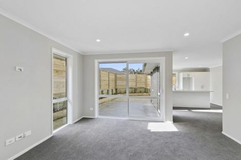 Photo of property in 8 Martingale Drive, Whitby, Porirua, 5024
