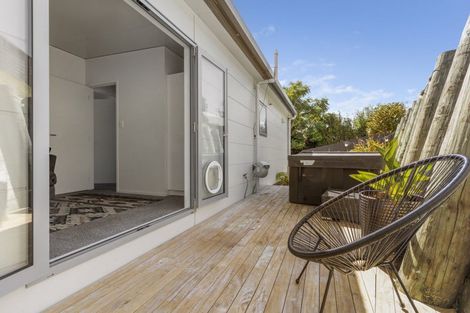 Photo of property in 1a Gordon Street, Glen Avon, New Plymouth, 4312
