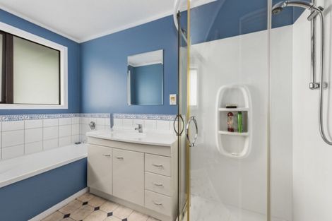 Photo of property in 40 Seymour Grove, Kingsley Heights, Upper Hutt, 5018