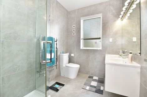 Photo of property in 19 Maka Terrace, Orewa, 0931