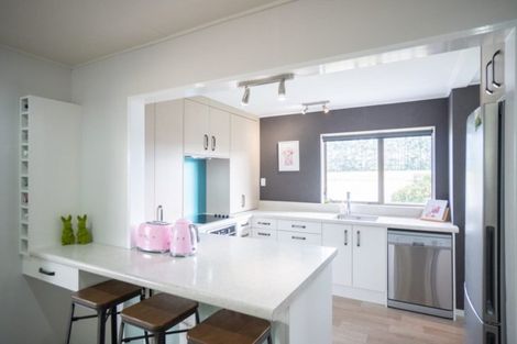 Photo of property in 35 Meadowbrook Drive, Cloverlea, Palmerston North, 4412