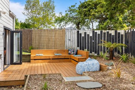 Photo of property in 1/98 Astley Avenue, New Lynn, Auckland, 0600