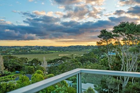 Photo of property in 299 Whangaparaoa Road, Red Beach, 0932