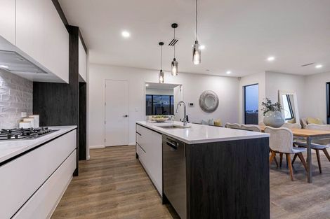 Photo of property in 32 Paparahi Place, Wainui, Silverdale, 0992