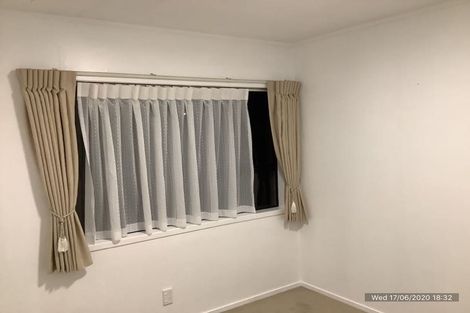 Photo of property in 12 Penruddocke Road, Half Moon Bay, Auckland, 2012