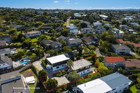 Photo of property in 2/31 Amante Crescent, Mairangi Bay, Auckland, 0630