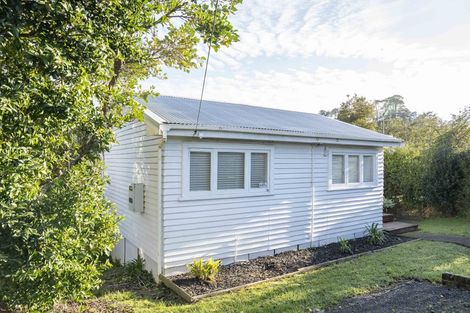 Photo of property in 1/637 Swanson Road, Swanson, Auckland, 0612