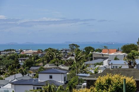 Photo of property in 1/15 Deep Creek Road, Waiake, Auckland, 0630
