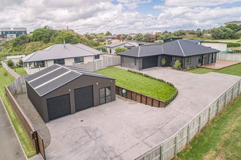 Photo of property in 5 Golf Vue Place, Castlecliff, Whanganui, 4501