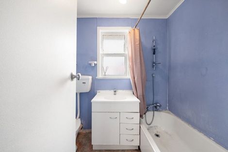 Photo of property in 15 Kambalda Street, Mangere Bridge, Auckland, 2022