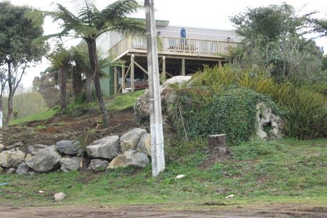 Photo of property in 2 Ocean Beach Road, Tairua, 3508
