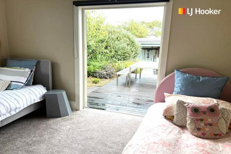 Photo of property in 64 Royal Crescent, Saint Kilda, Dunedin, 9012