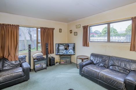 Photo of property in 32 Strathmore Avenue, Levin, 5510