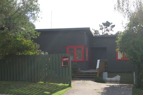 Photo of property in 16 Fairmount Road, Titirangi, Auckland, 0604